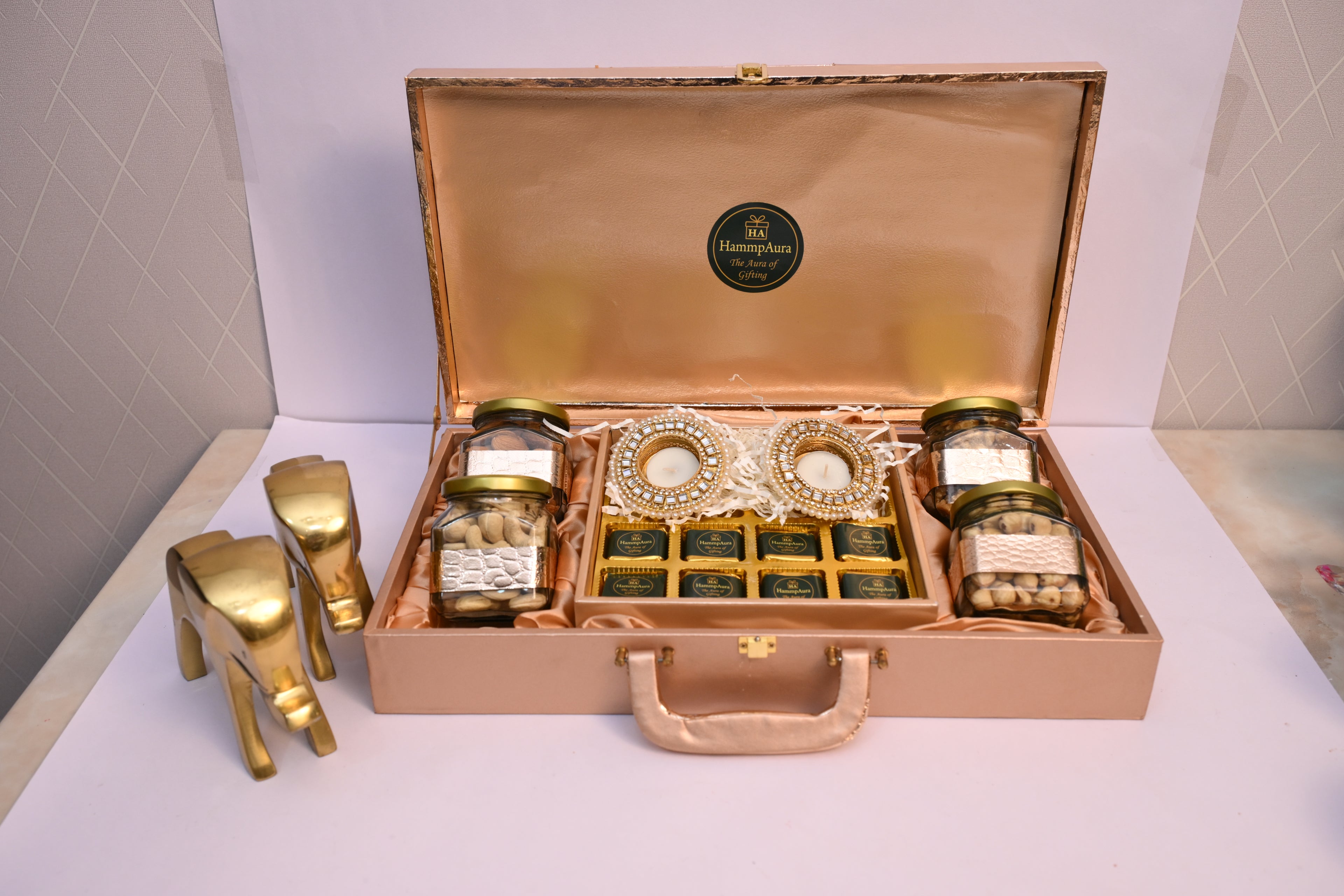 "Bade Dil Ka Tohfa" – The Grand Heartfelt Gesture Trunk