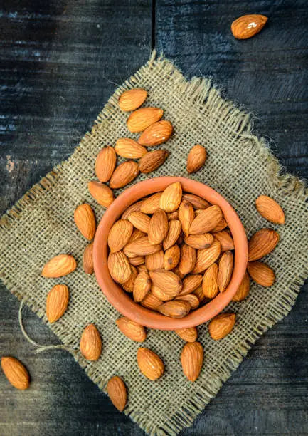 Premium Daily Almonds (The Morning Power-Up)